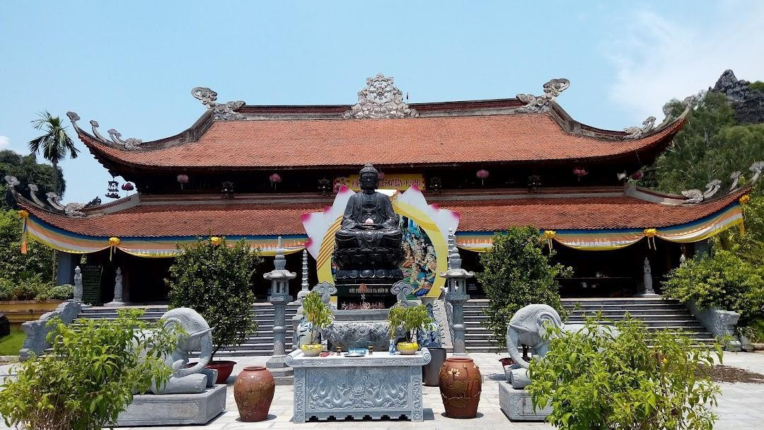 Chùa Hang