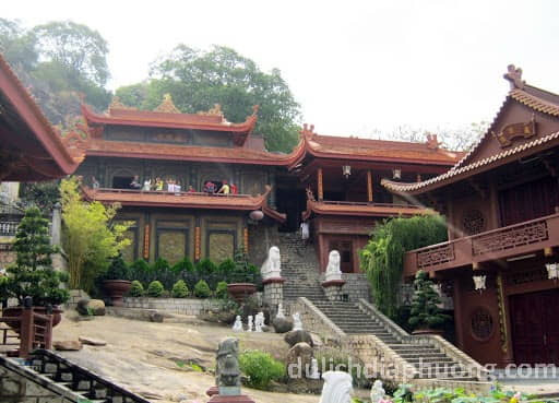 Chùa Thác Vàng