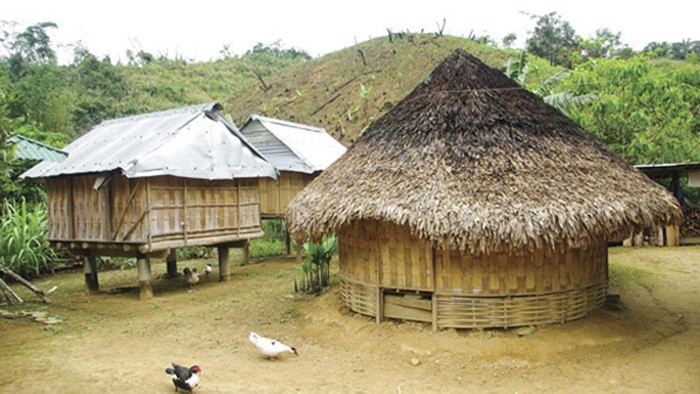 Làng Aur