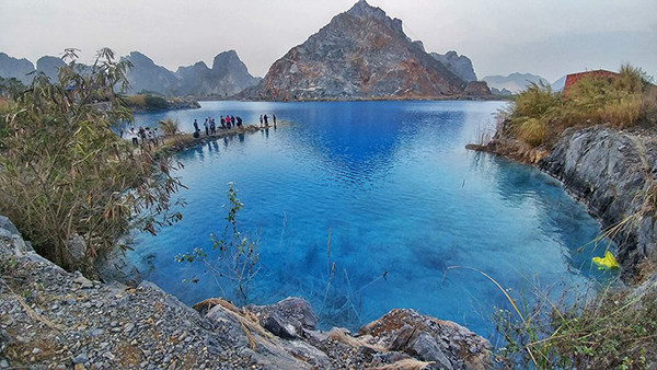 Hồ Đá Xanh ( Tuyệt Tình Cốc )