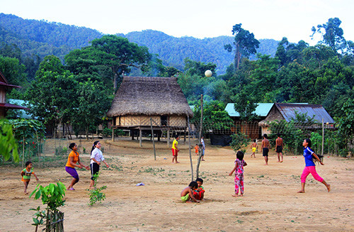Làng Aur
