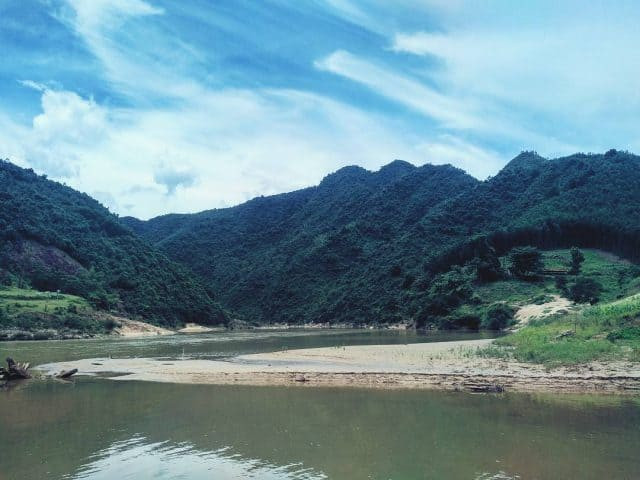 Hòn Kẽm Đá Dừng