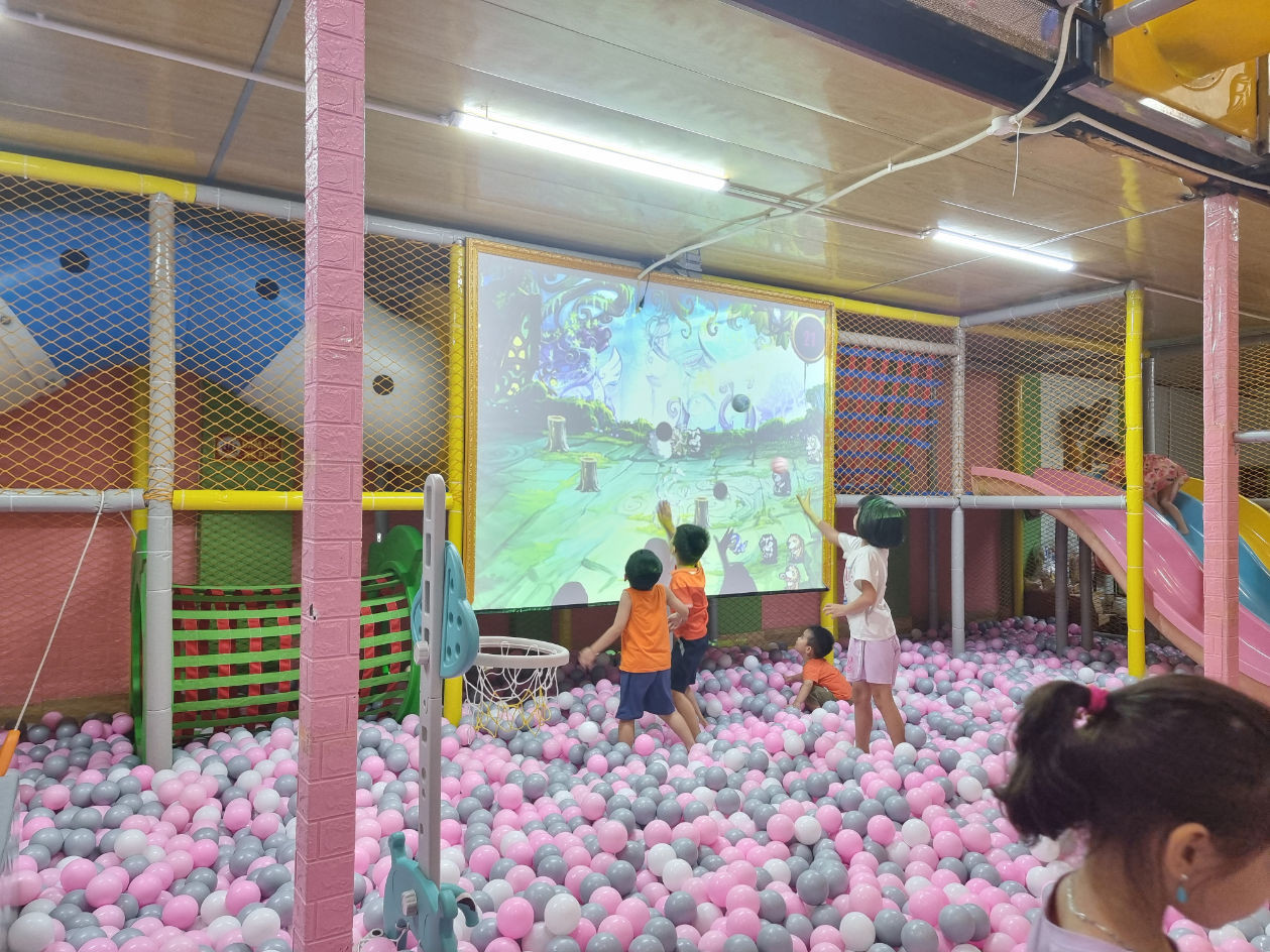 Khu vui chơi giải trí Tin Tin - Hà Hương