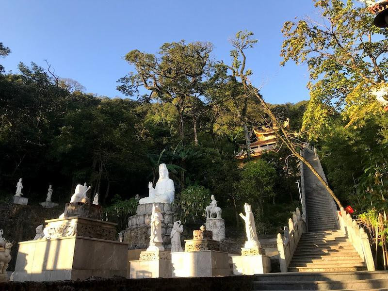 Đền Bà Chúa Thượng Ngàn