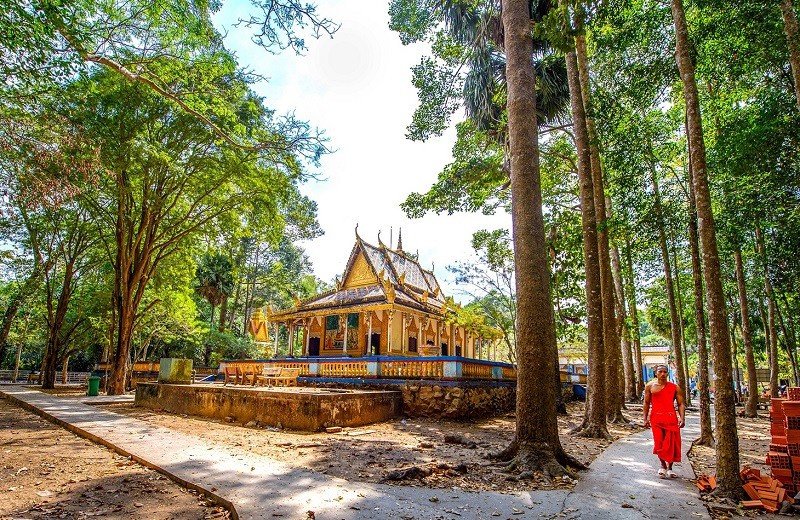 Chùa Dơi