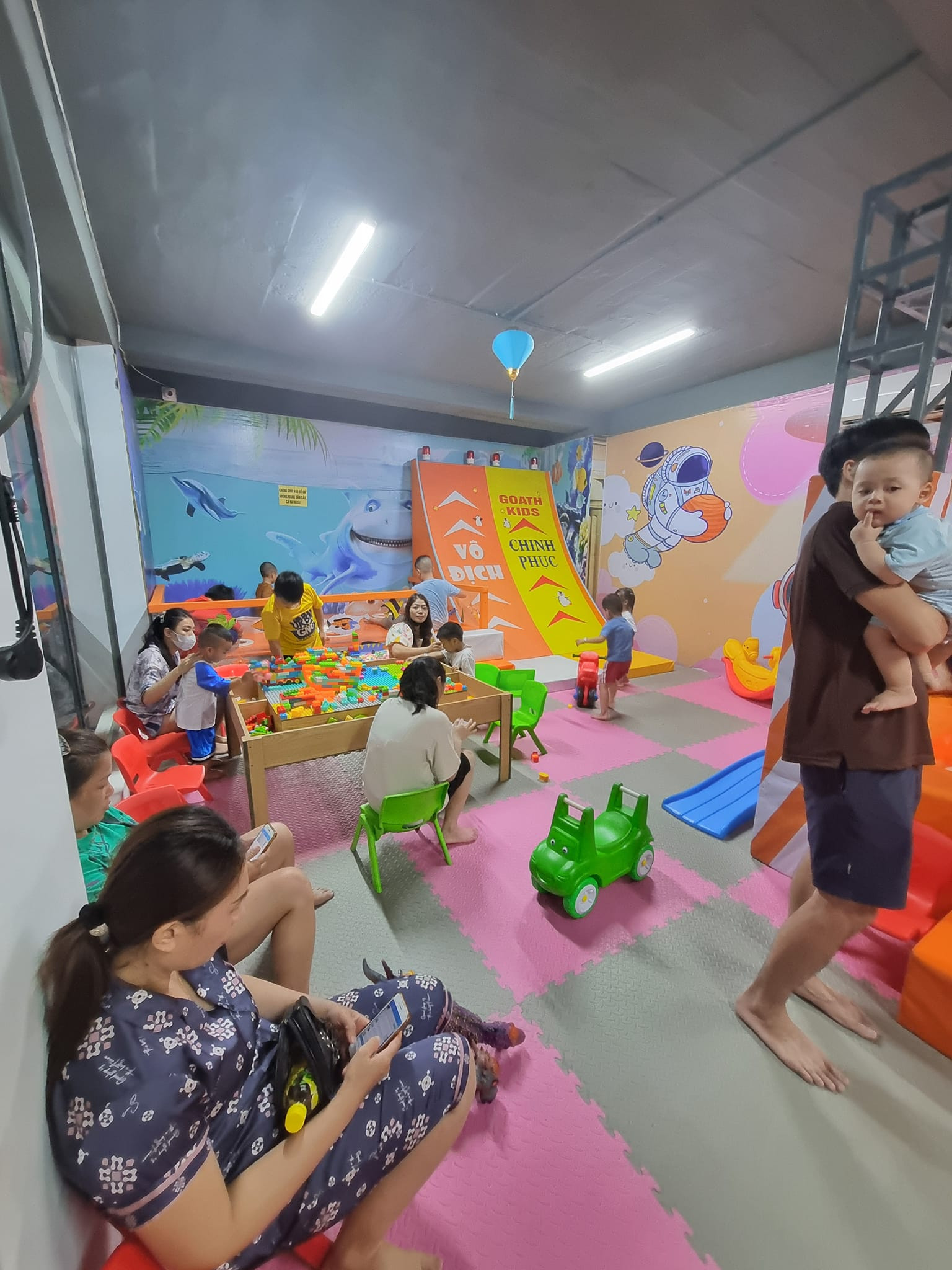 Khu vui chơi trẻ em Kiwi Kids