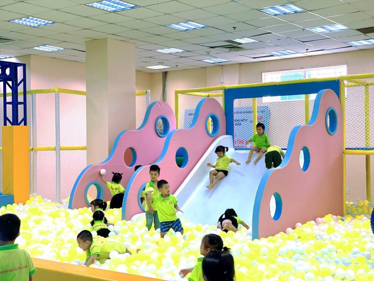 Khu vui chơi giải trí Happy – Patin Club