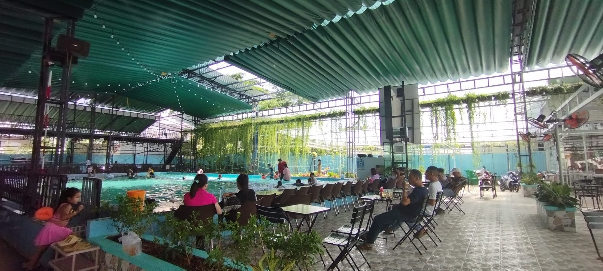 Coffee & Tea – Hồ Bơi – Khu vui chơi trẻ em Nho Coffee