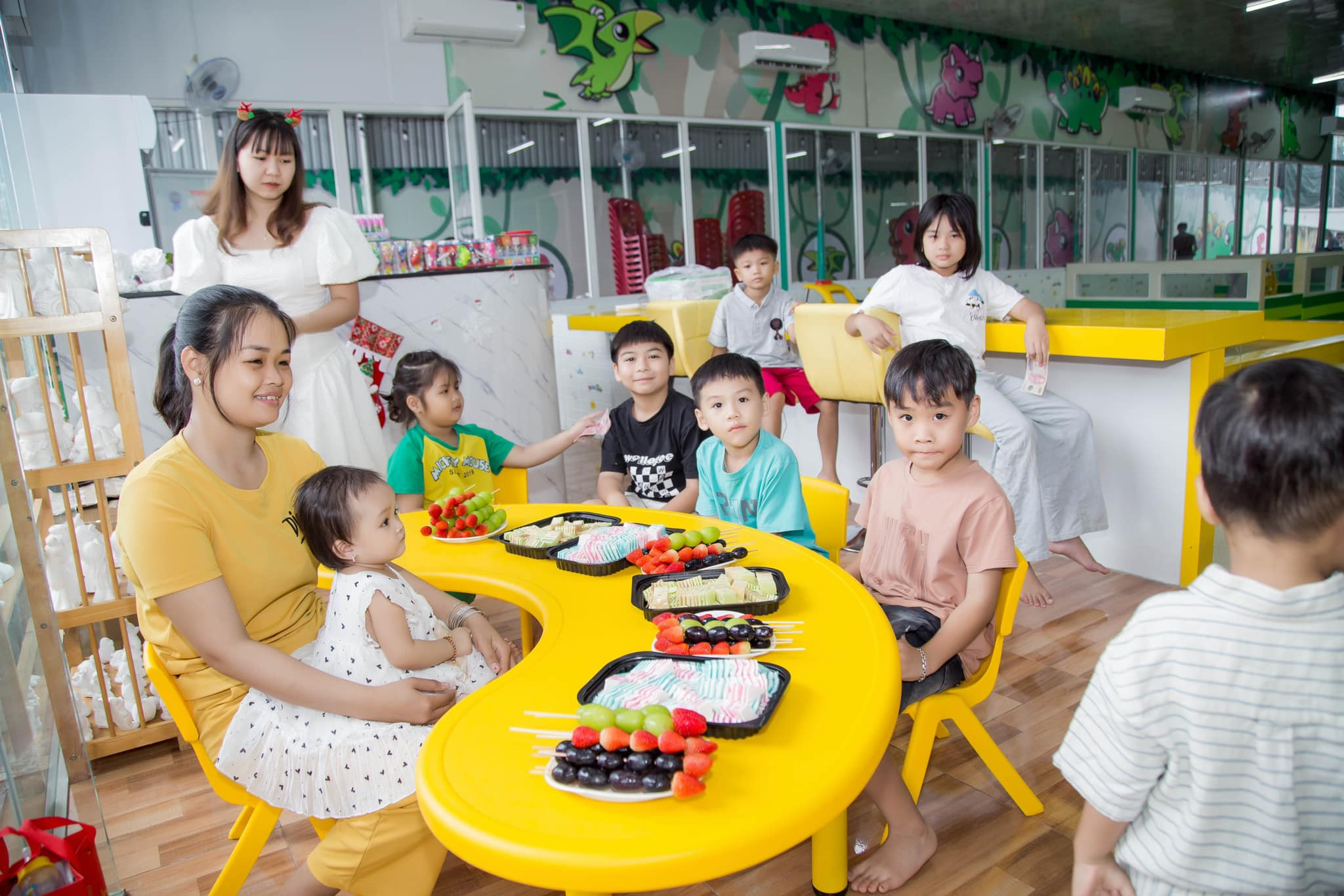 Khu vui chơi trẻ em Củ Cải Town