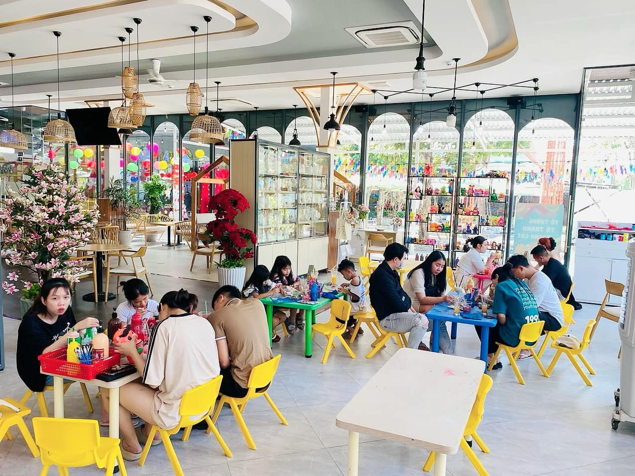 Khu Vui Chơi Trẻ Em, Cafe, Quán Ăn Gia Đình 2N+