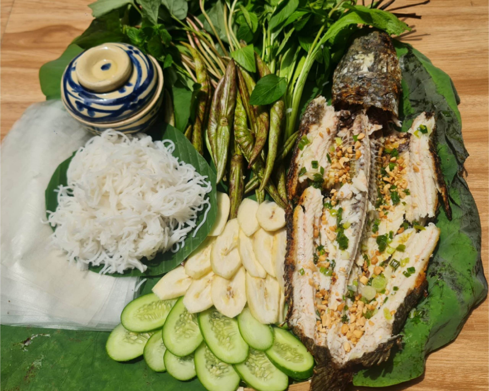 ca-loc-nuong-trui-cuon-la-sen-non