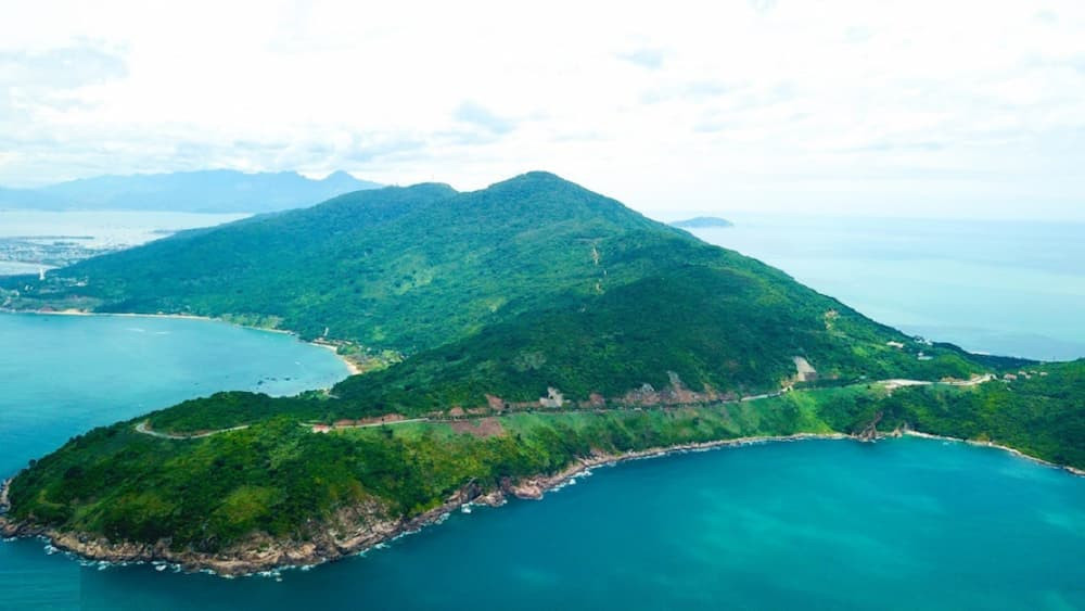 Sơn Trà là nơi tôi tìm thấy sự bình yên giữa thiên nhiên xanh mát | Nguồn: Traveloka