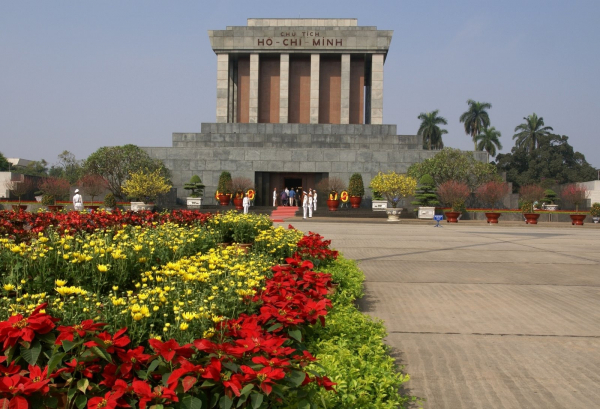 ho-chi-minh-mausoleum-1205184