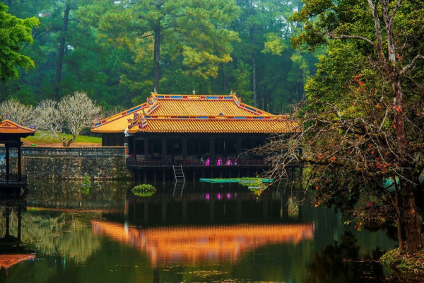 hue-tu-duc-tomb-4