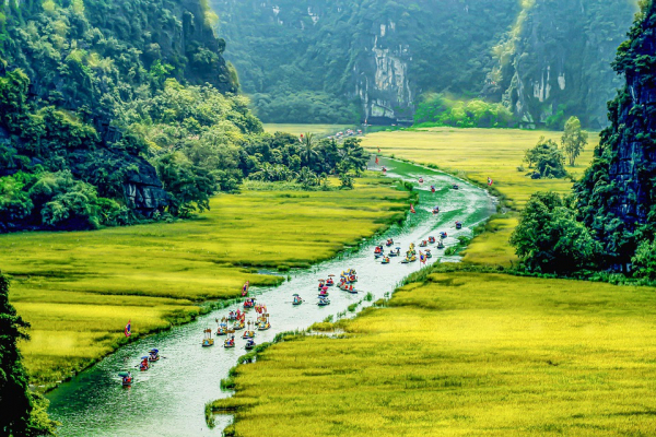 ninh-binh-tam-coc-boat-riding