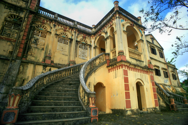 sapa-hoang-a-tuong-palace-2