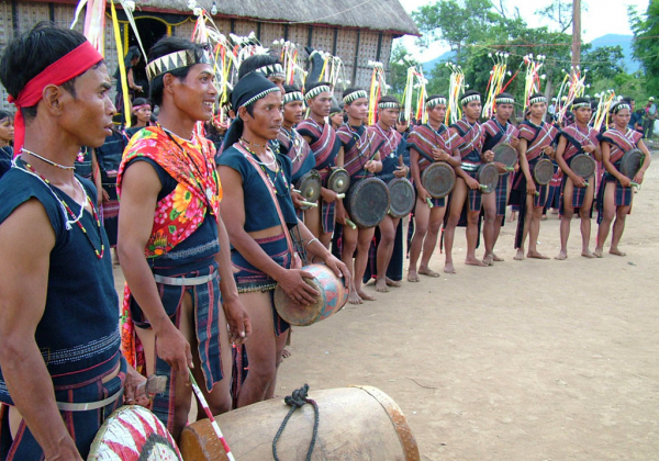 kontum-gong-performance-1