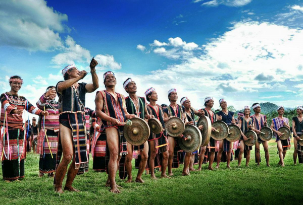 kontum-gong-performance