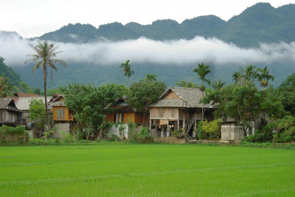 mai-chau-na-phon-village