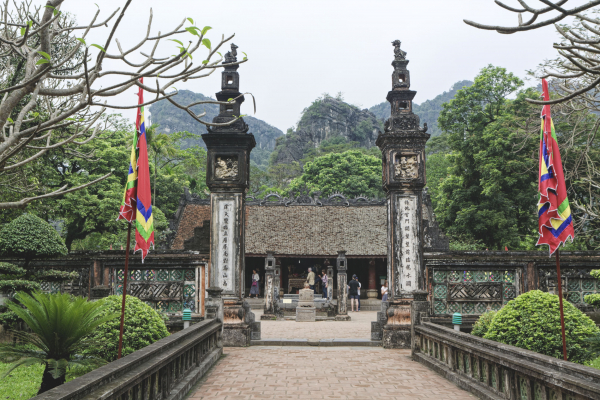 ninh-binh-king-dinh-temple-2