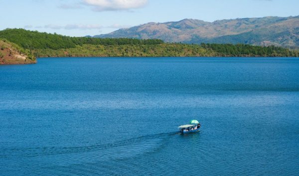 pleiku-tnung-lake-2