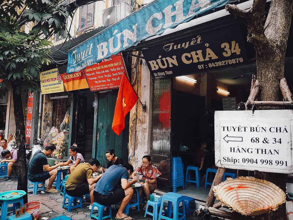 street-food-hanoi-viet-nam