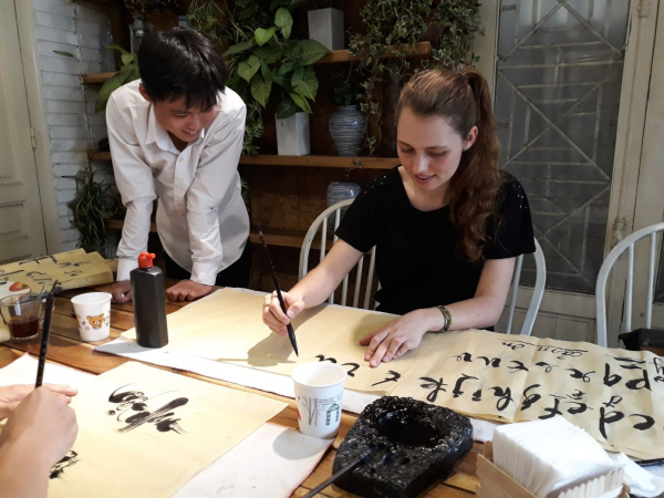 historic-art-calligraphy-class-hanoi-2