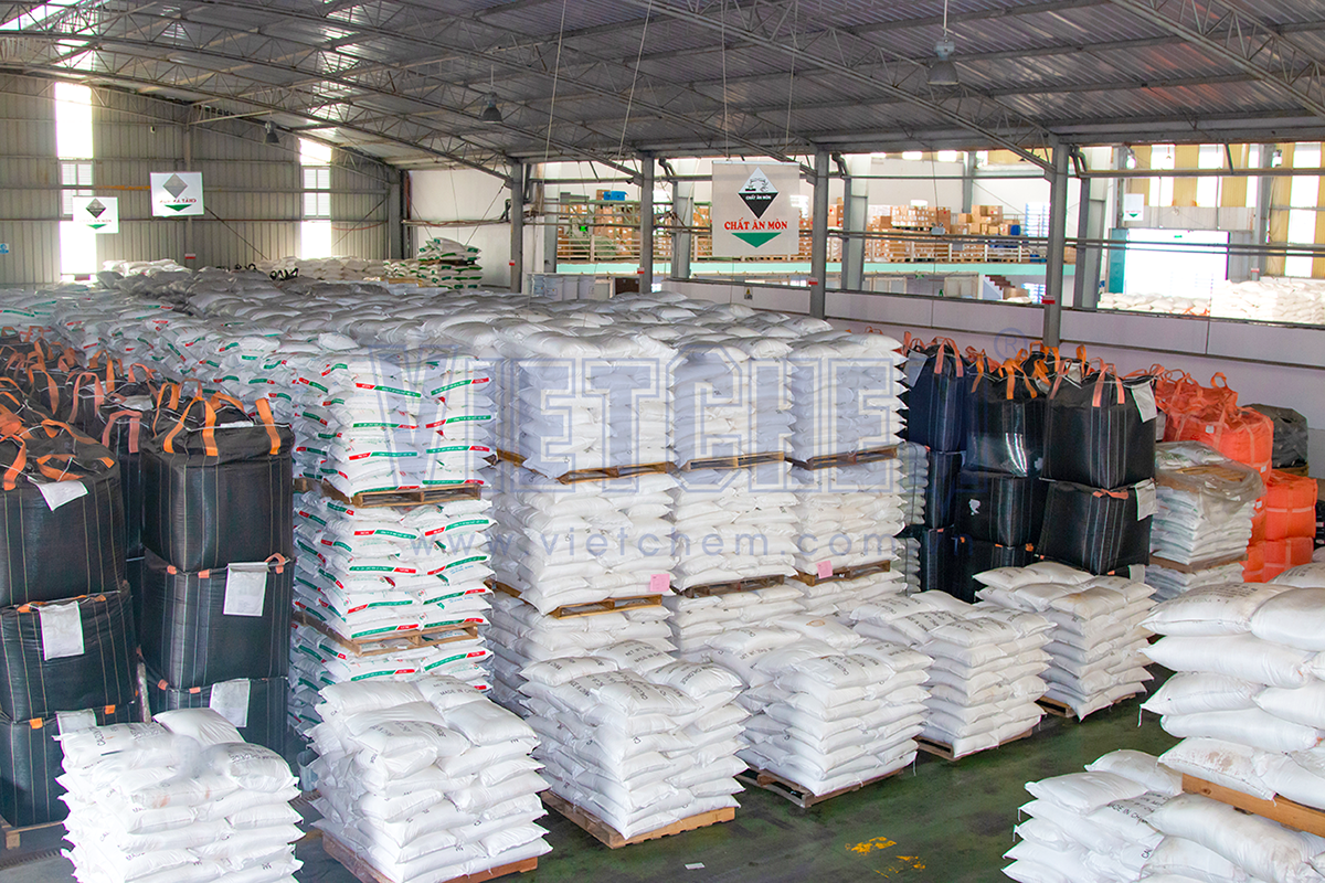 Mua hóa chất Sodium tripolyphosphate tại VIETCHEM uy tín, chất lượng